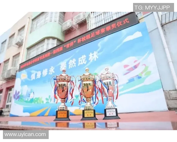 足球明星为小学生传授梦想与坚持的力量演讲活动精彩回顾